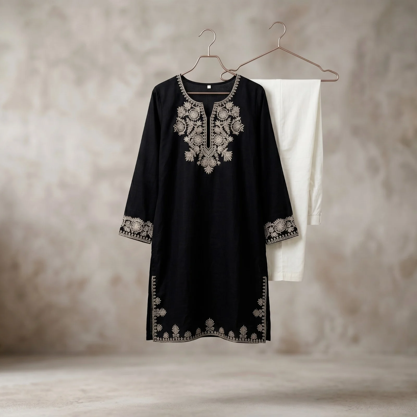 Kalo Kanti Two Piece